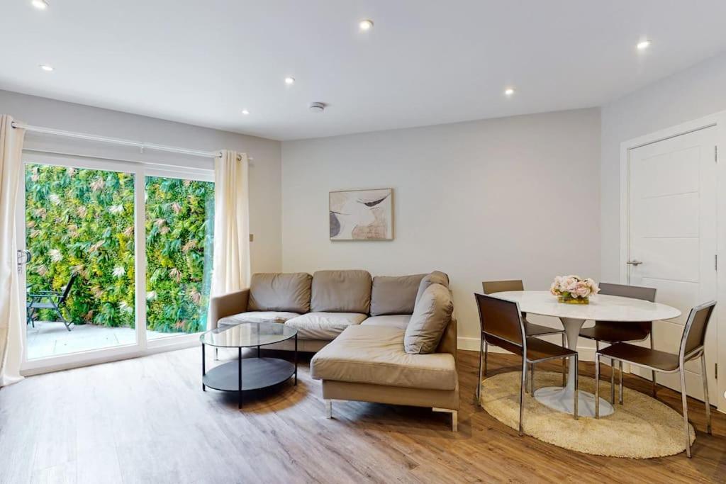 Elegant 2Bed Flat 10Min To Wimbledon Tennis Courts 런던 외부 사진