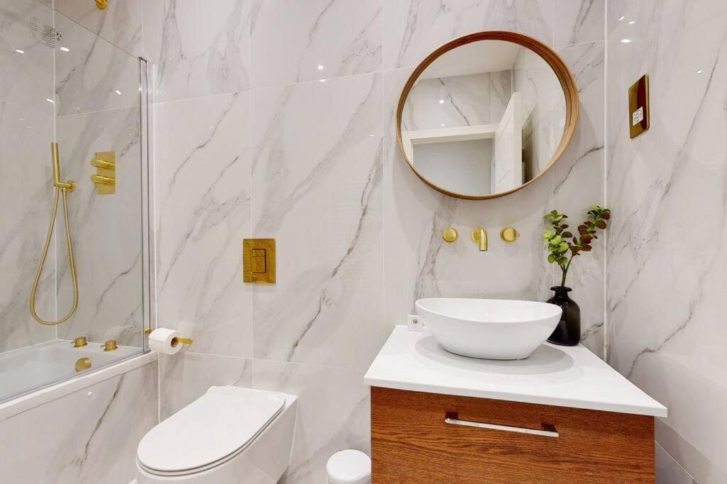 Elegant 2Bed Flat 10Min To Wimbledon Tennis Courts 런던 외부 사진